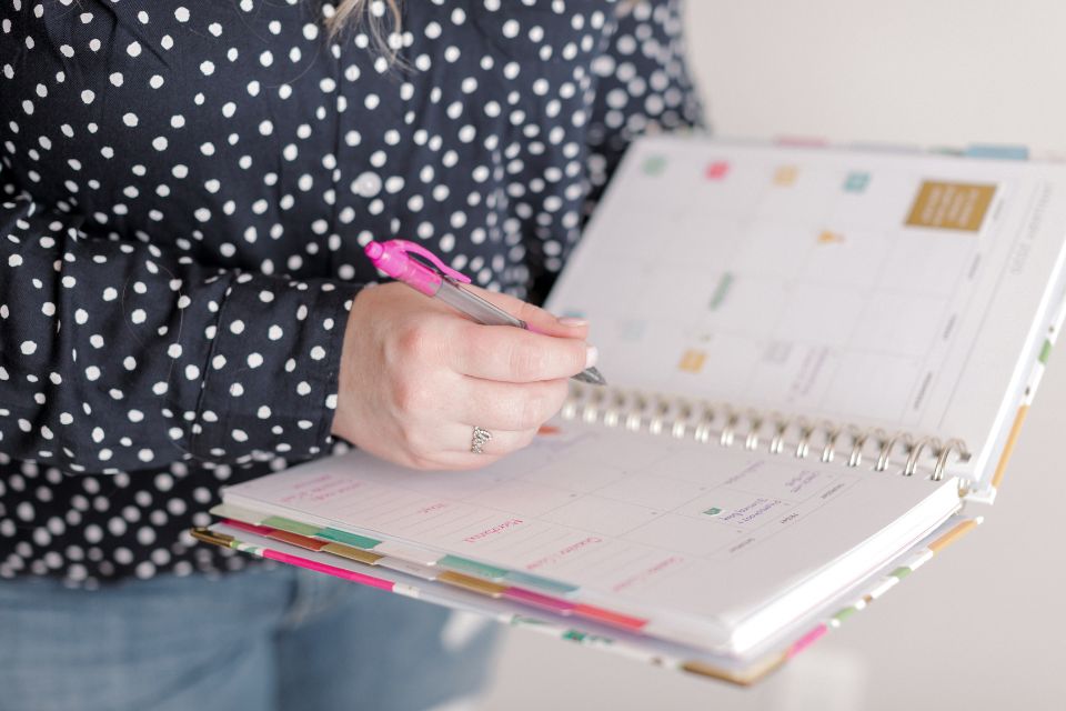 Hailey Dale - Coaching Page - Background - Planner